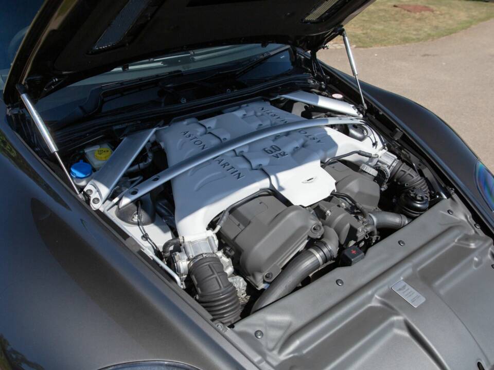 Image 5/50 of Aston Martin DBS (2012)