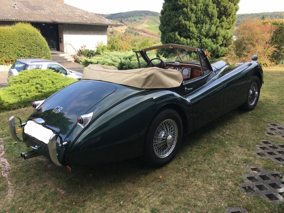 Image 3/14 de Jaguar XK 120 SE DHC (1954)