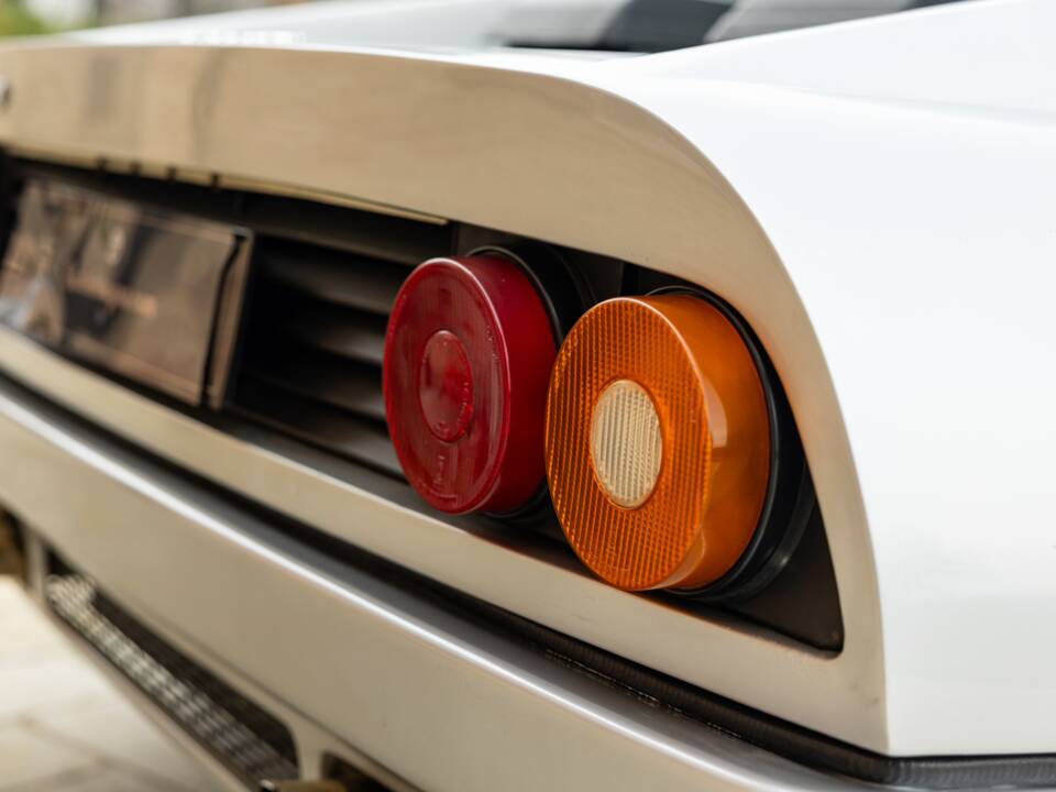 Image 36/50 de Ferrari 512 BBi (1982)