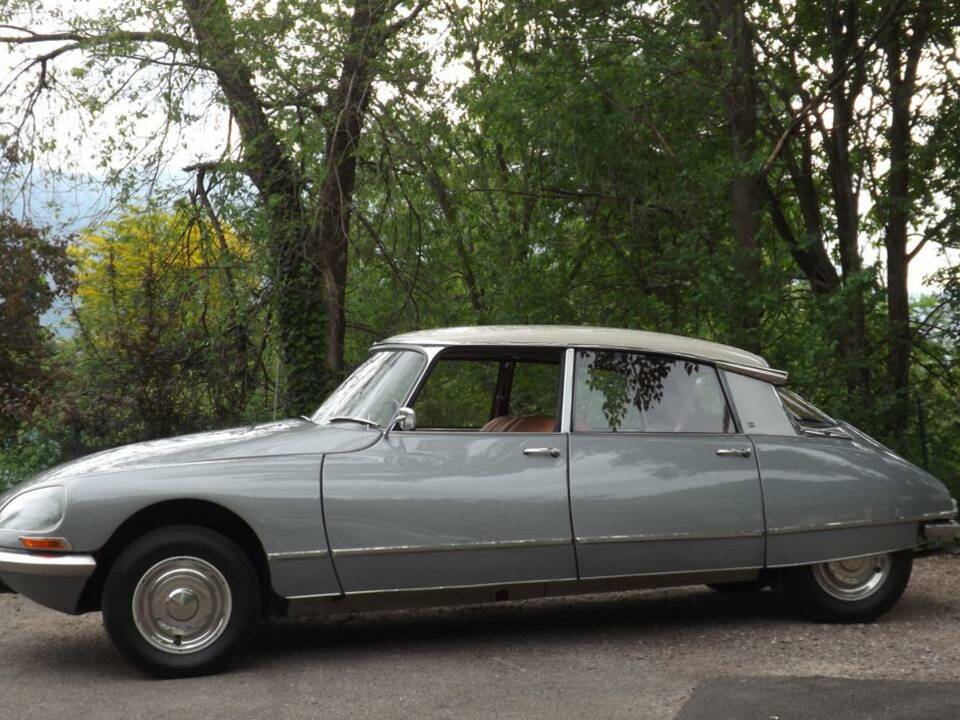 Image 22/35 of Citroën DS 21 Pallas (1969)