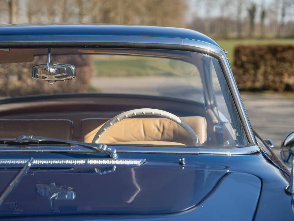 Image 32/45 de BMW 503 (1958)