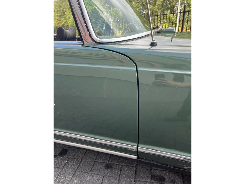 Image 25/50 of Mercedes-Benz 280 SL (1968)