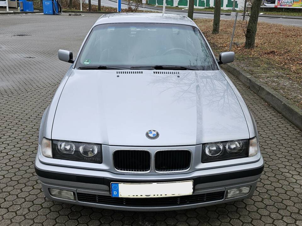 Imagen 2/44 de BMW 328i (1996)
