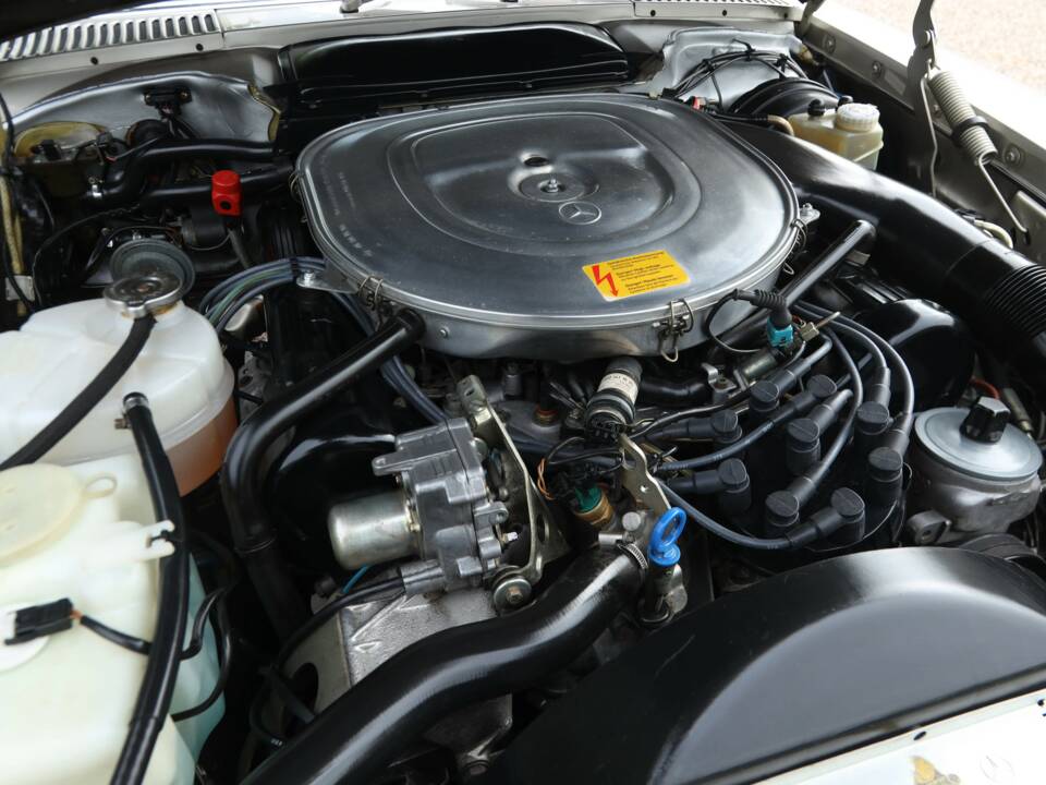 Image 22/50 de Mercedes-Benz 560 SL (1988)