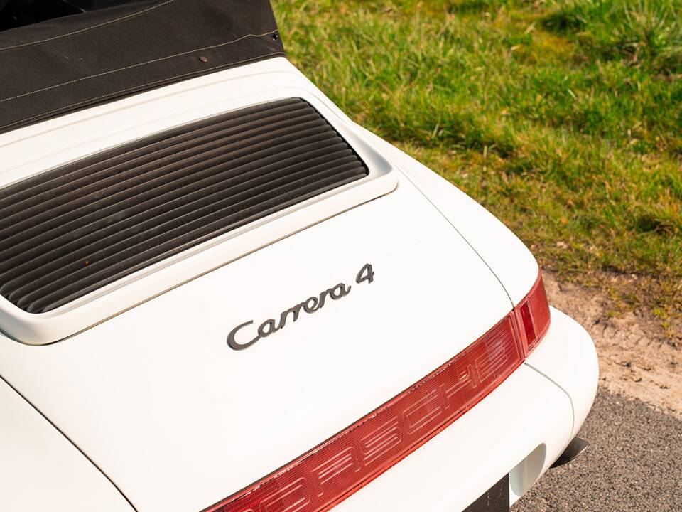Image 15/48 of Porsche 911 Carrera 4 (1992)