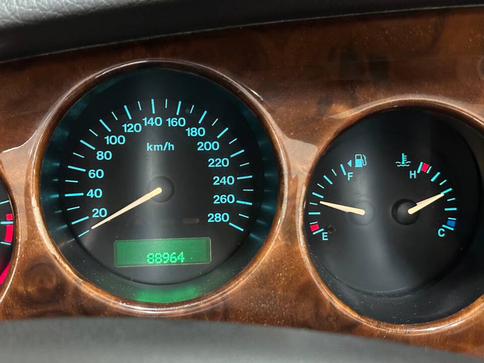 Afbeelding 16/17 van Jaguar XK8 4.0 (2002)