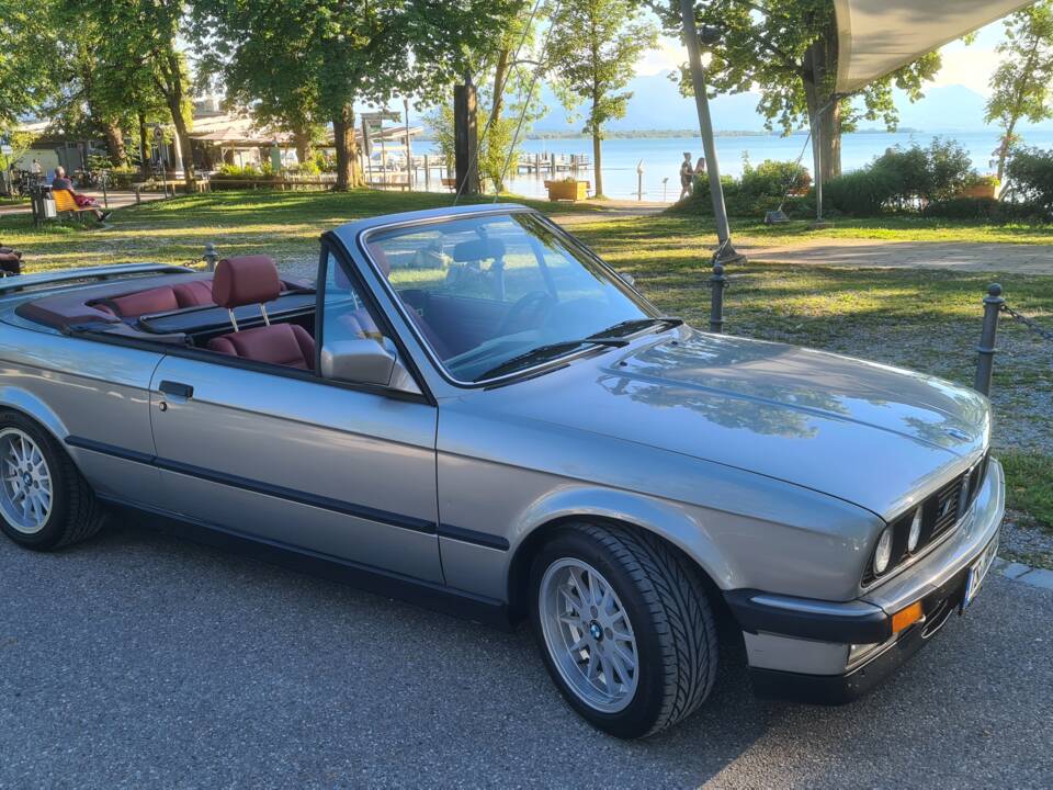 Image 3/18 of BMW 325i (1987)