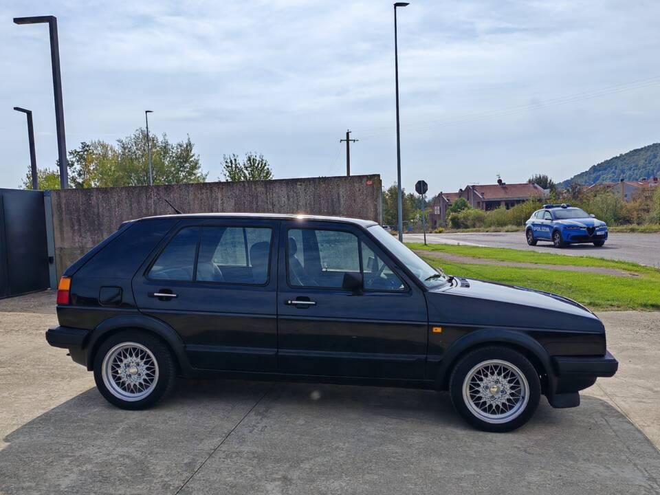 Bild 4/42 von Volkswagen Golf II GTi 16V 1.8 (1986)