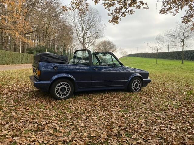 Image 6/24 of Volkswagen Golf I Cabrio GLi 1.8 (1991)