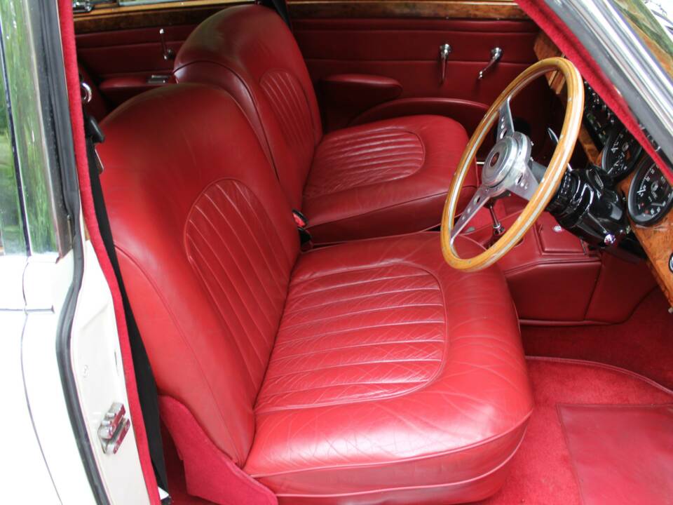 Image 14/24 de Jaguar Mk II 3.8 (1963)