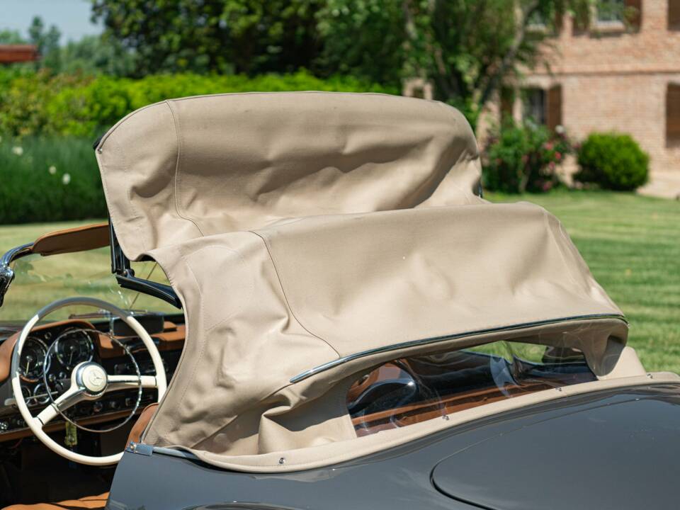Imagen 21/50 de Mercedes-Benz 190 SL (1962)