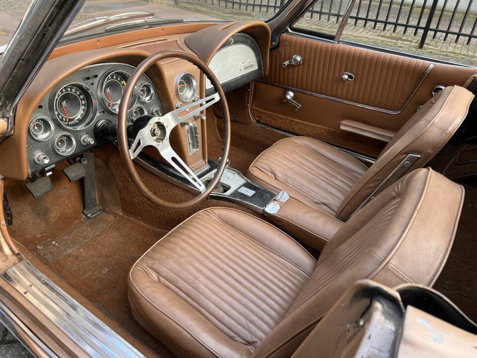 Bild 2/8 von Chevrolet Corvette Sting Ray Convertible (1964)