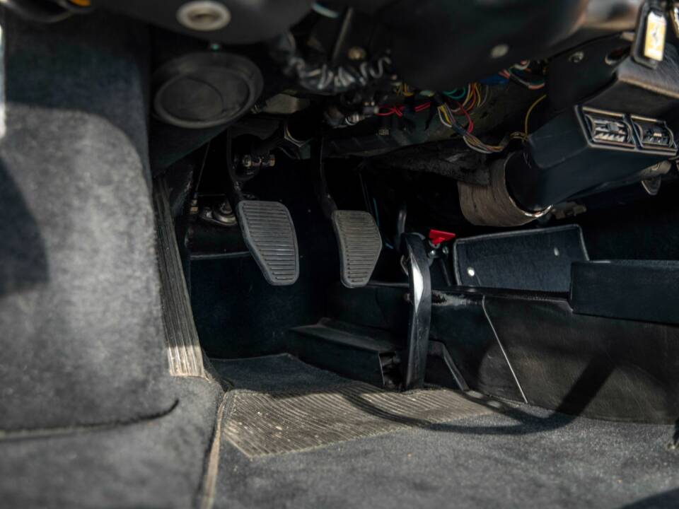 Image 40/42 of Ferrari 308 GTB (1976)