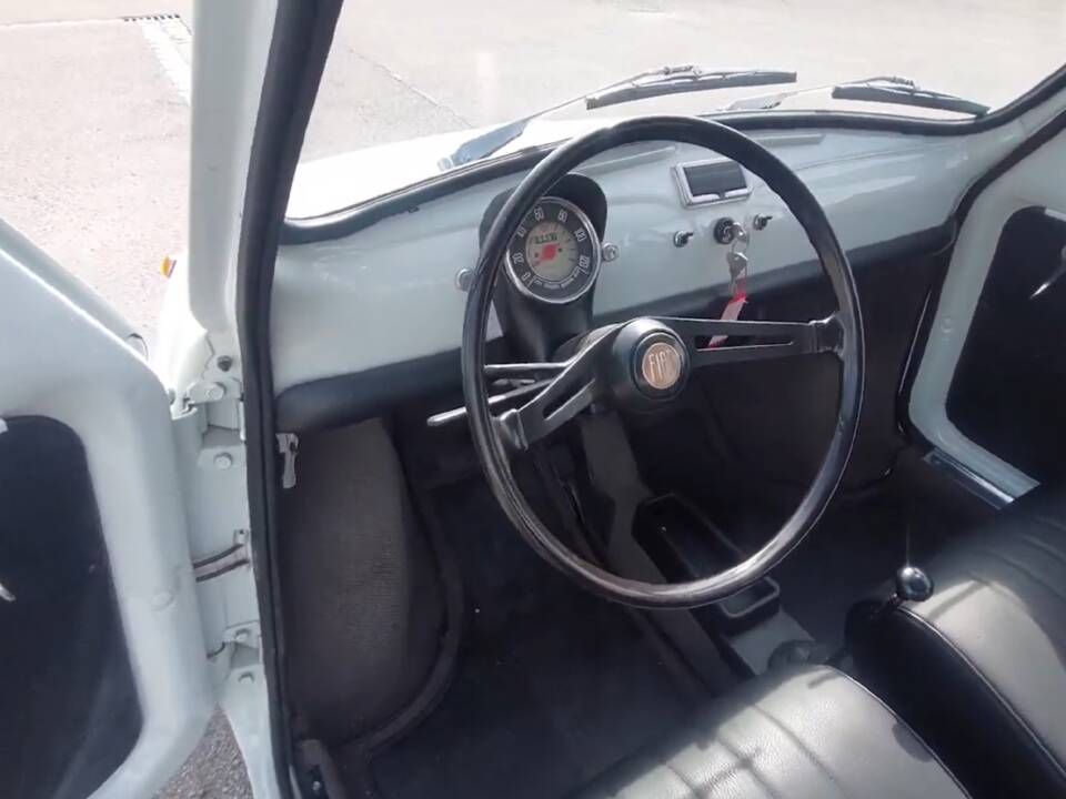 Image 6/8 of FIAT 500 F (1969)