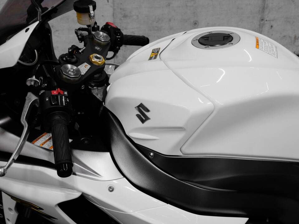 Bild 11/21 von Suzuki DUMMY (2010)