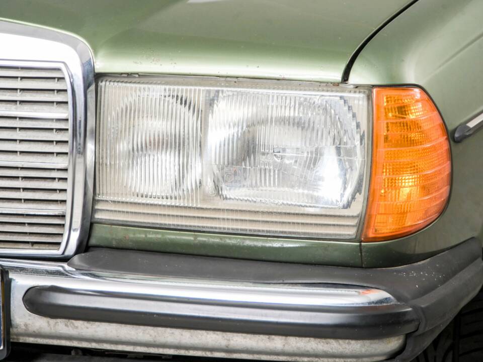 Afbeelding 22/50 van Mercedes-Benz 200 T (1982)