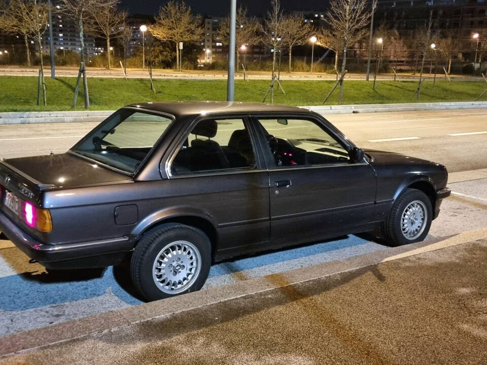Image 58/100 of BMW 323i (1984)