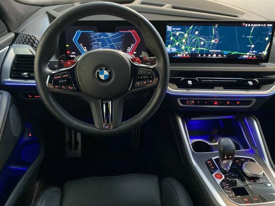 Image 4/12 of BMW XM (2024)