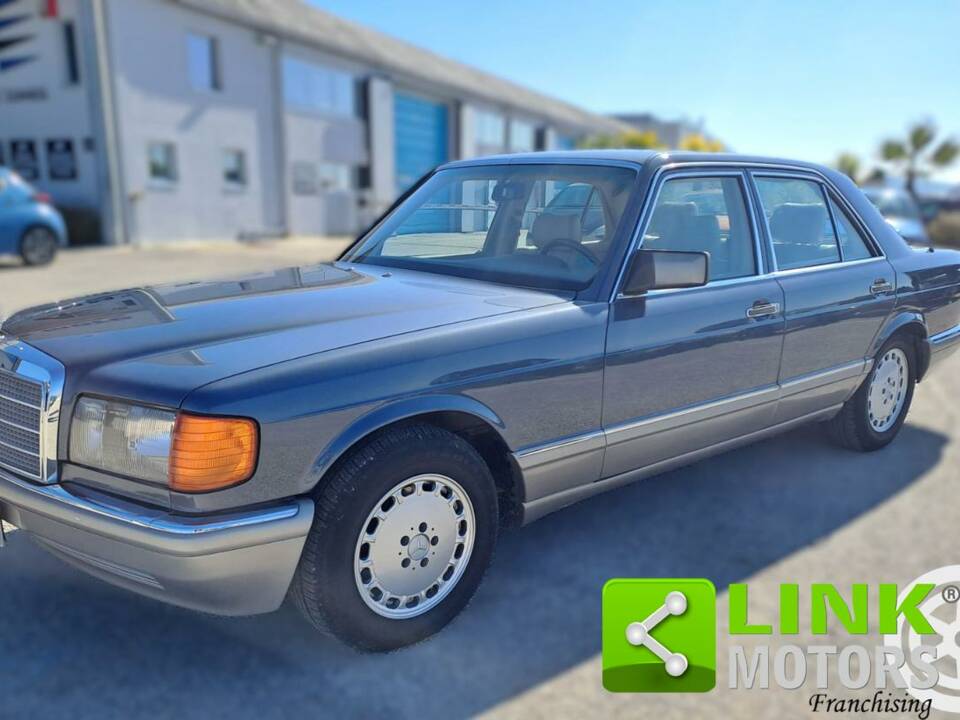 Image 6/10 of Mercedes-Benz 300 SEL (1990)