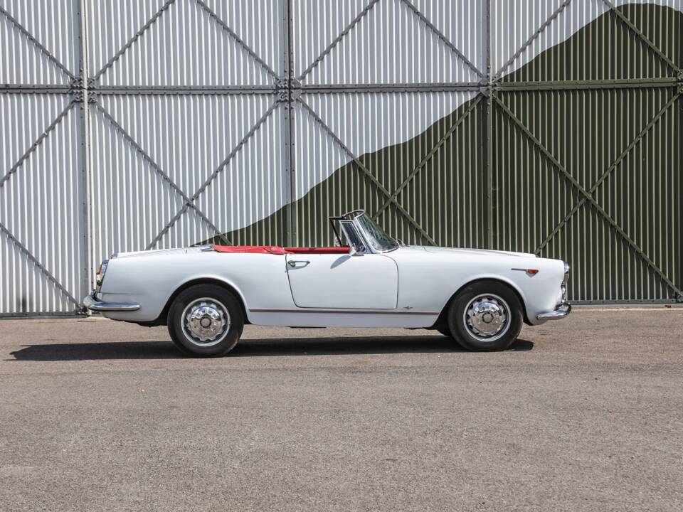 Bild 27/35 von Alfa Romeo 2600 Spider (1963)