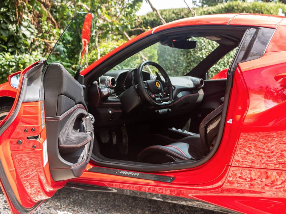 Bild 26/43 von Ferrari F8 Spider (2020)