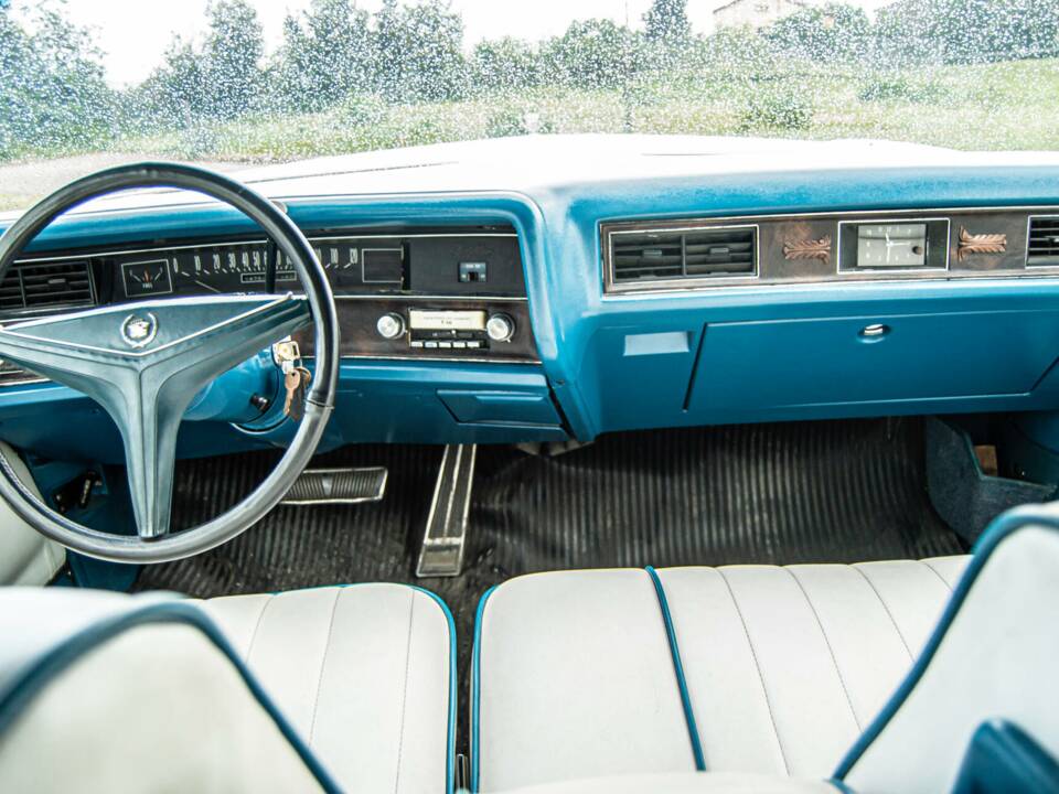 Afbeelding 16/19 van Cadillac Fleetwood Eldorado Convertible (1972)