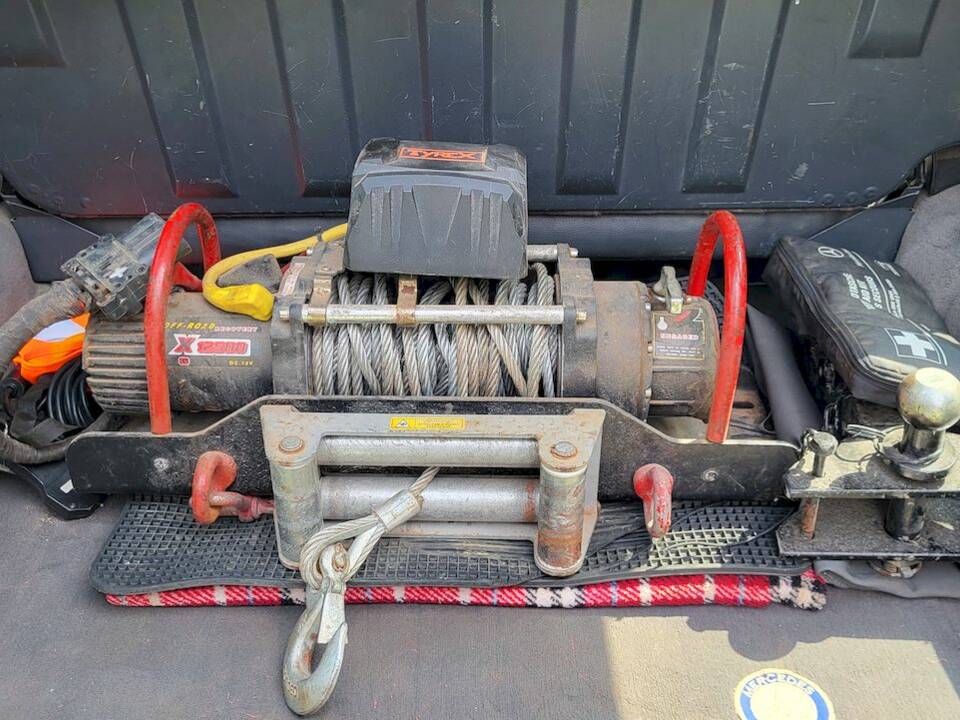 Image 43/55 of Mercedes-Benz 200 GE (SWB) (1990)