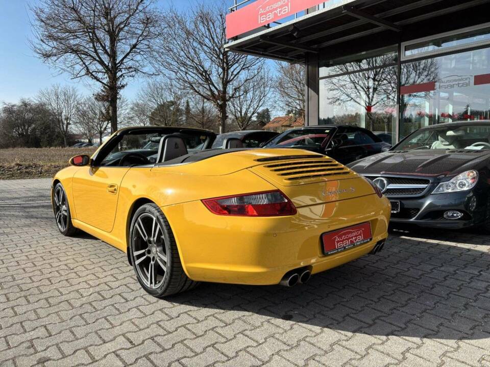 Bild 5/30 von Porsche 911 Carrera 4S (2005)