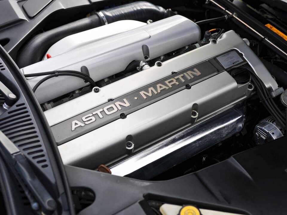 Immagine 20/33 di Aston Martin DB 7 (1999)