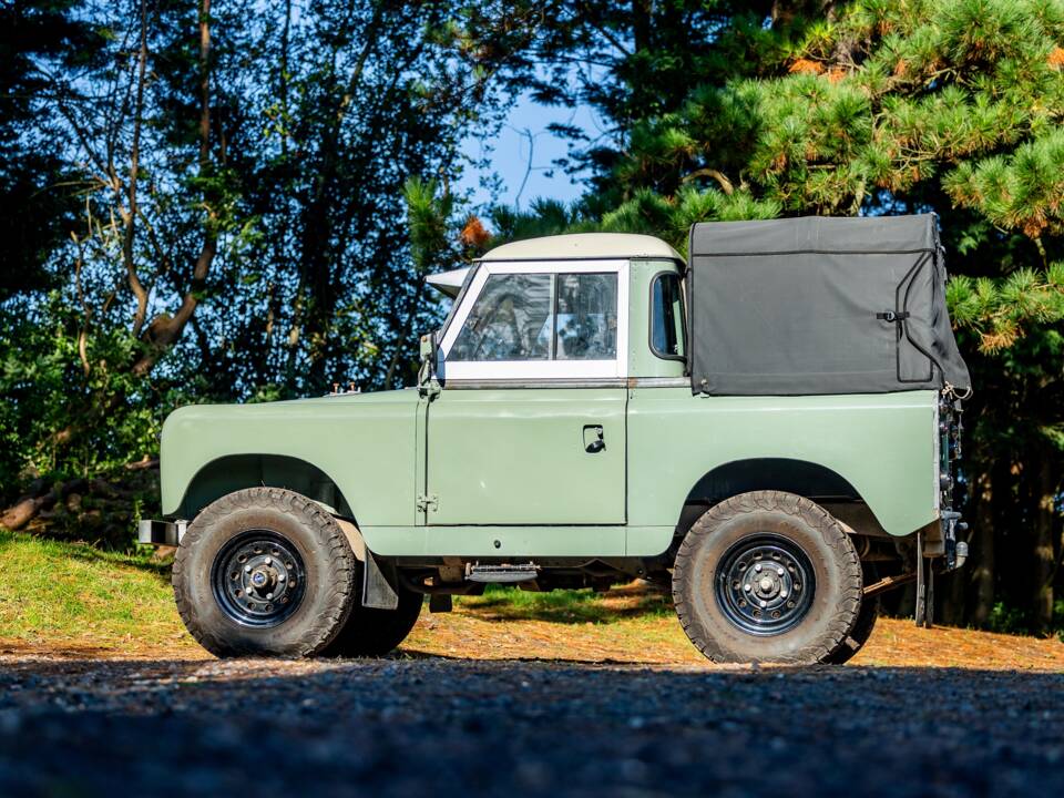 Bild 2/23 von Land Rover 88 Lightweight (1968)