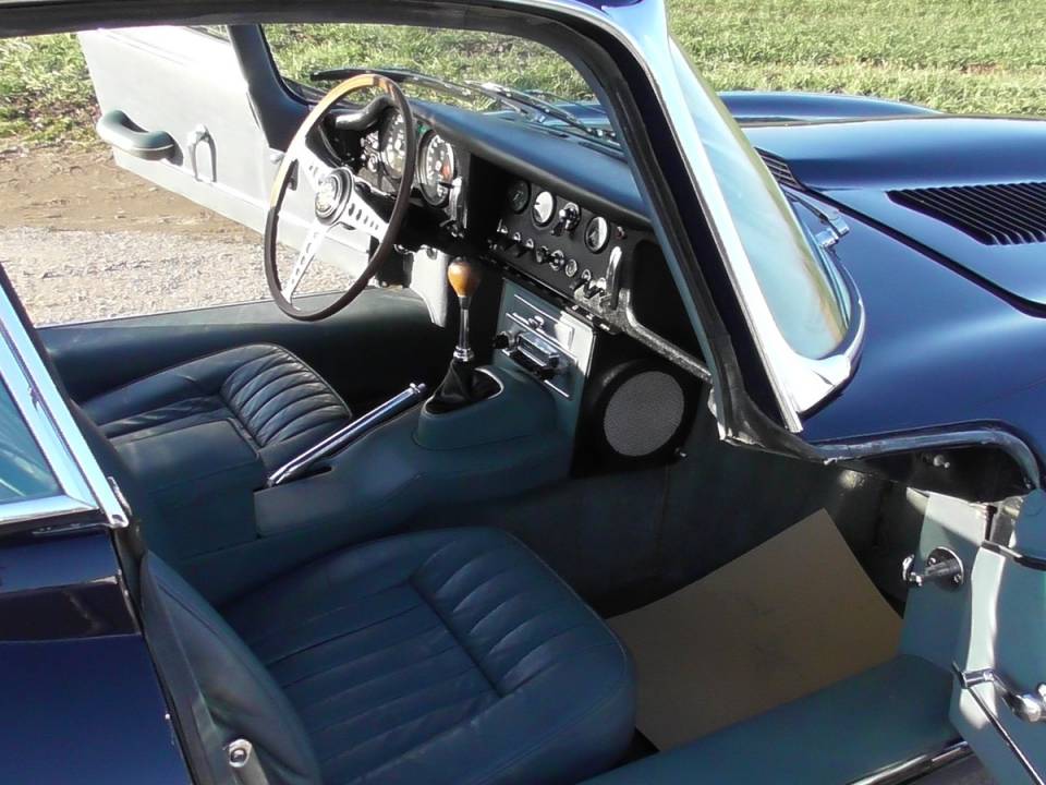 Immagine 22/50 di Jaguar E-Type (1967)
