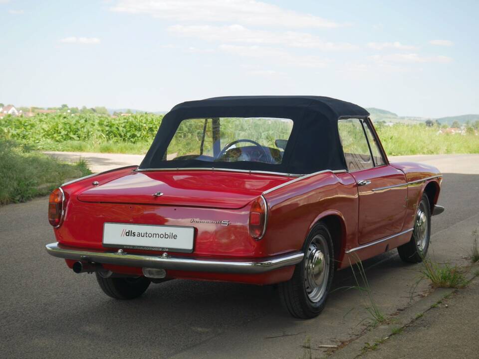 Image 3/29 of Innocenti Spider S (1966)
