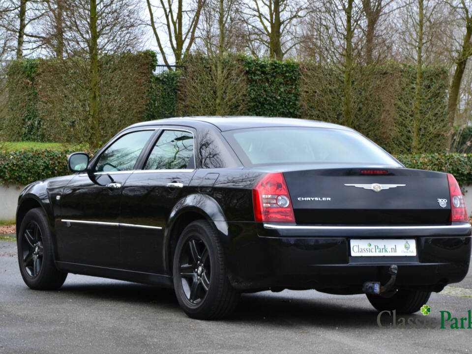 Image 3/50 of Chrysler 300 C SRT8 (2010)