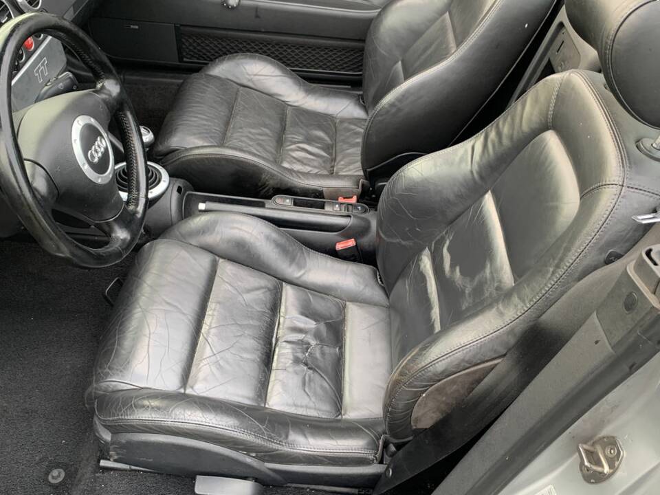 Image 2/8 of Audi TT 1.8 T quattro (2001)