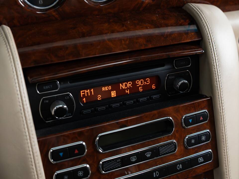 Image 29/46 of Bentley Arnage T (2004)