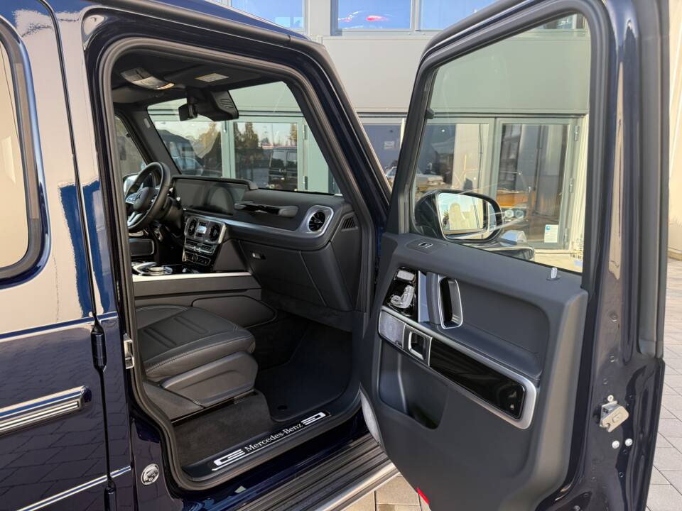 Bild 19/30 von Mercedes-Benz G 500 (lang) (2023)