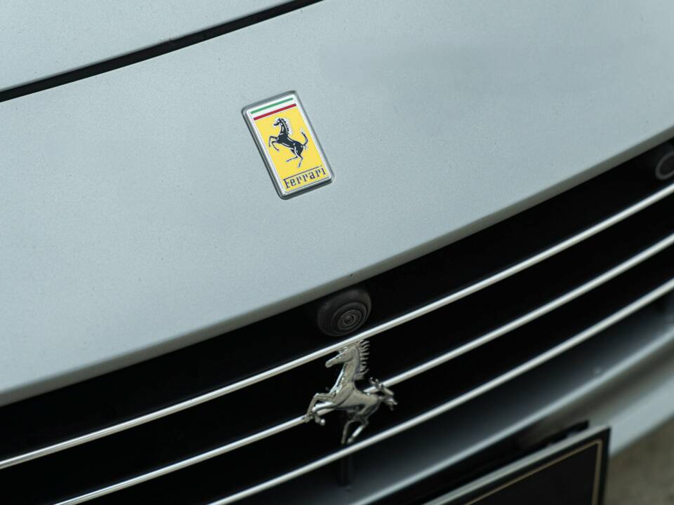 Bild 32/50 von Ferrari California T (2014)