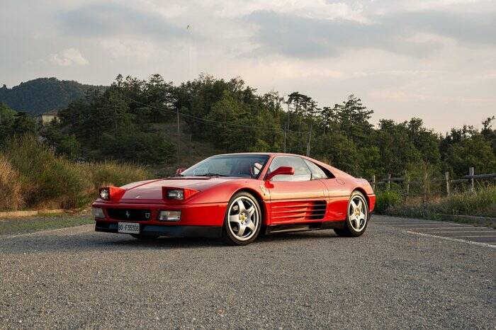 Imagen 2/7 de Ferrari 348 TS (1990)