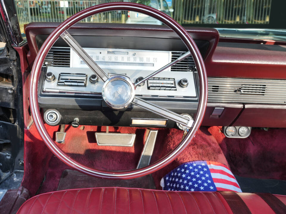 Immagine 36/57 di Lincoln Continental Convertible (1966)