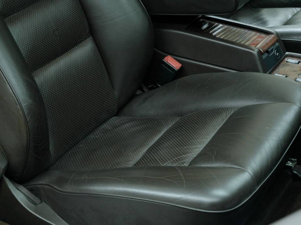 Image 33/50 of Mercedes-Benz 420 SEC (1989)