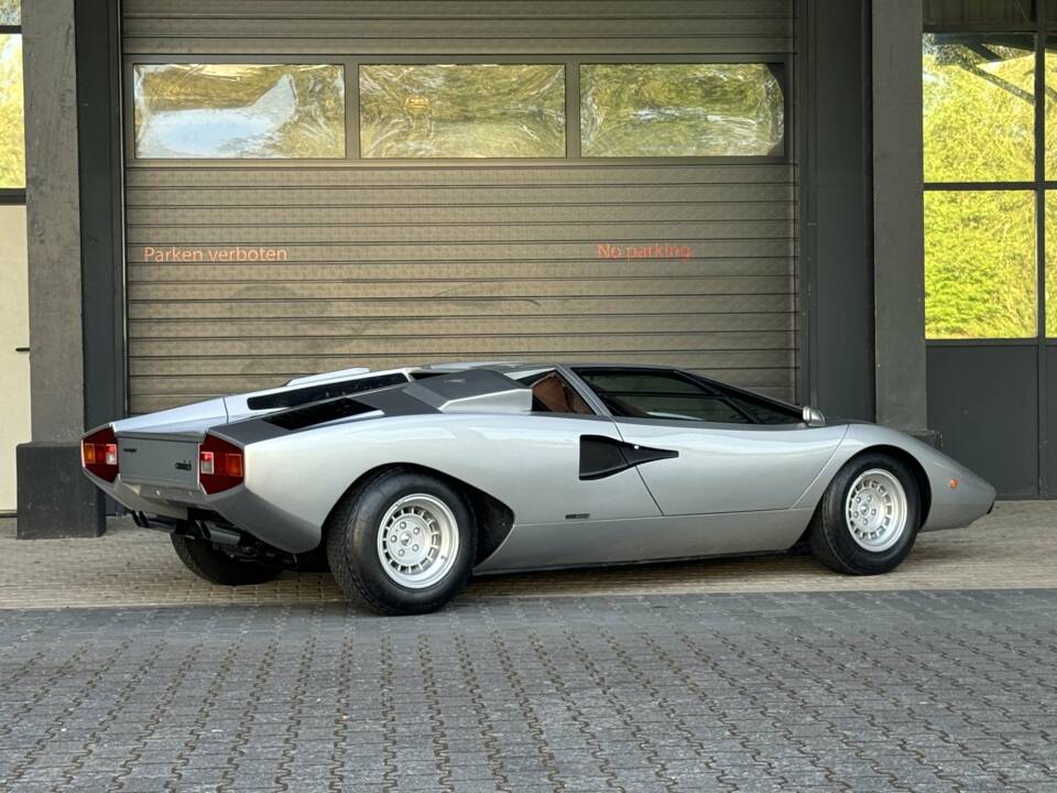 Image 4/45 of Lamborghini Countach LP 400 (1975)