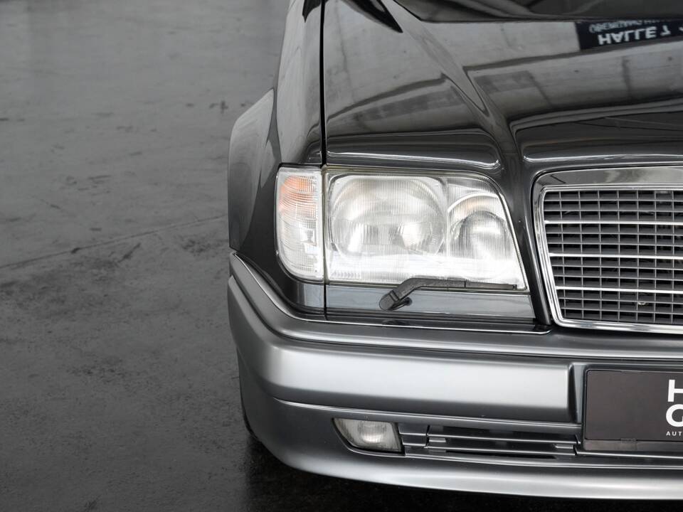 Bild 10/50 von Mercedes-Benz E 500 (1993)