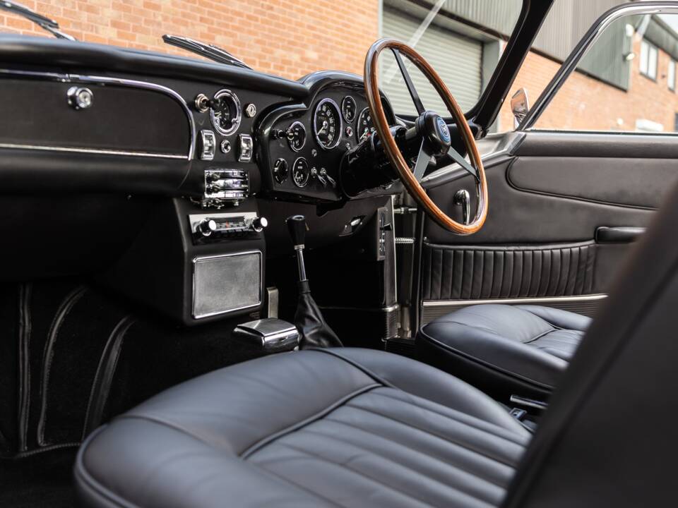 Bild 24/35 von Aston Martin DB 5 (1965)