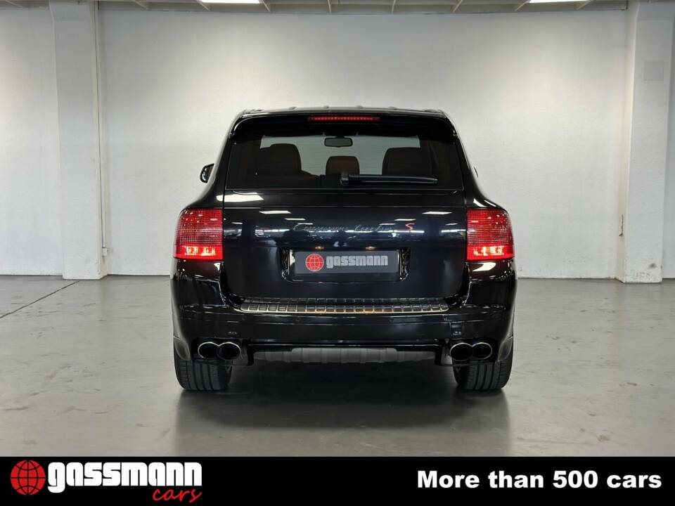 Bild 7/15 von Porsche Cayenne Turbo S (2006)