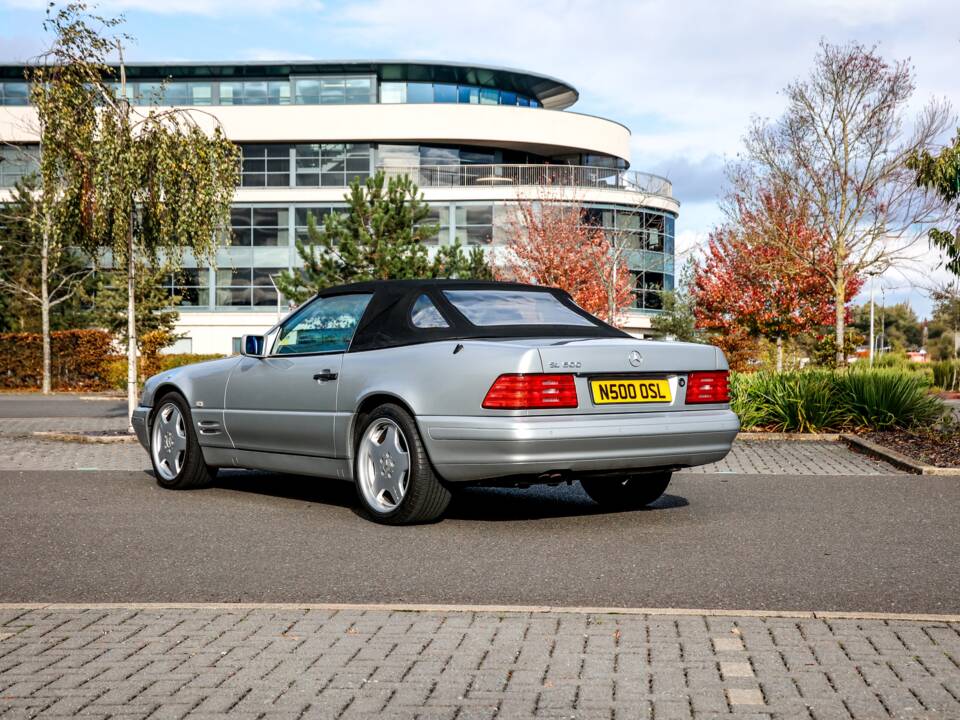 Image 16/43 of Mercedes-Benz SL 500 (1996)