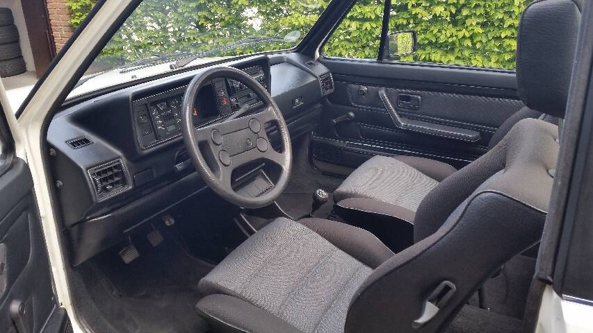 Bild 4/8 von Volkswagen Golf I Cabrio 1.8 (1987)