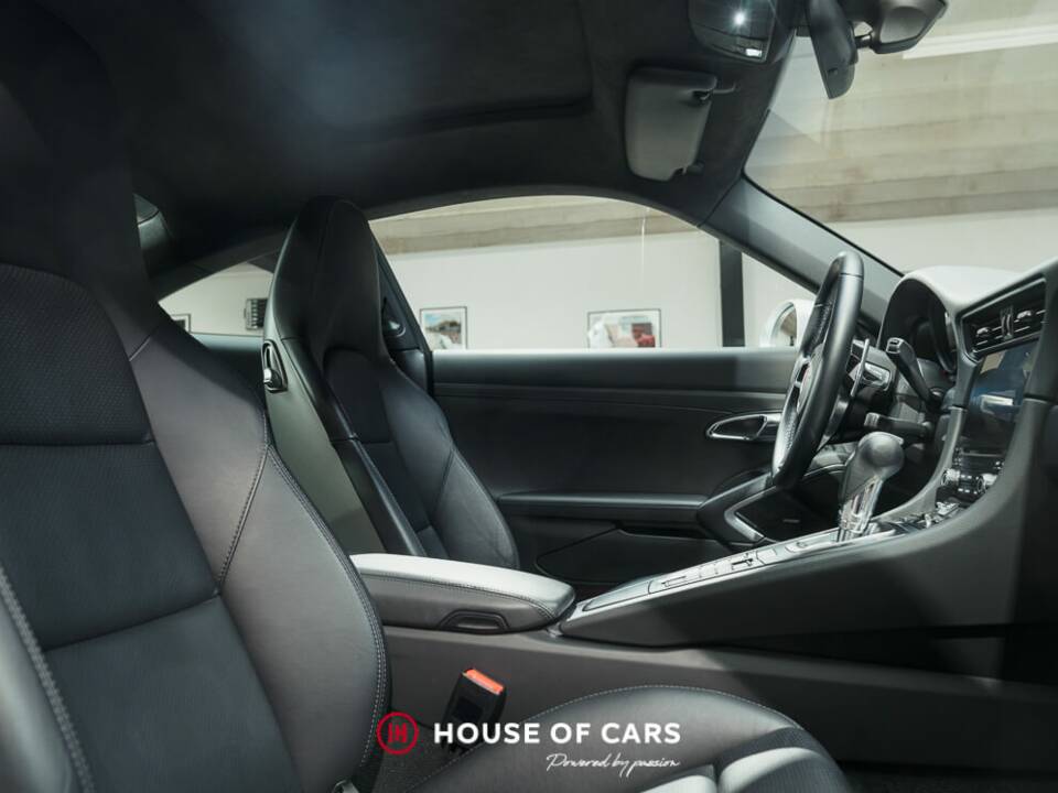 Image 17/24 of Porsche 911 Carrera (2016)