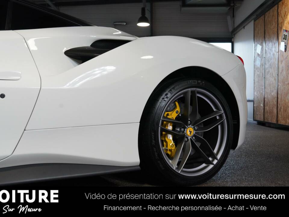 Image 43/50 of Ferrari 488 GTB (2015)