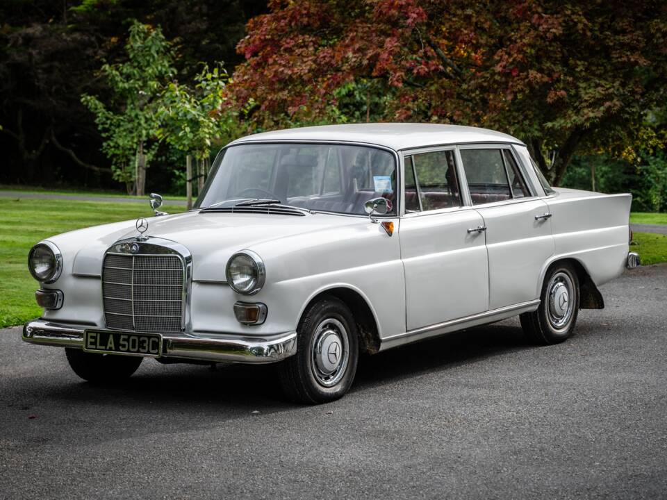 Image 9/35 of Mercedes-Benz 190 c (1965)