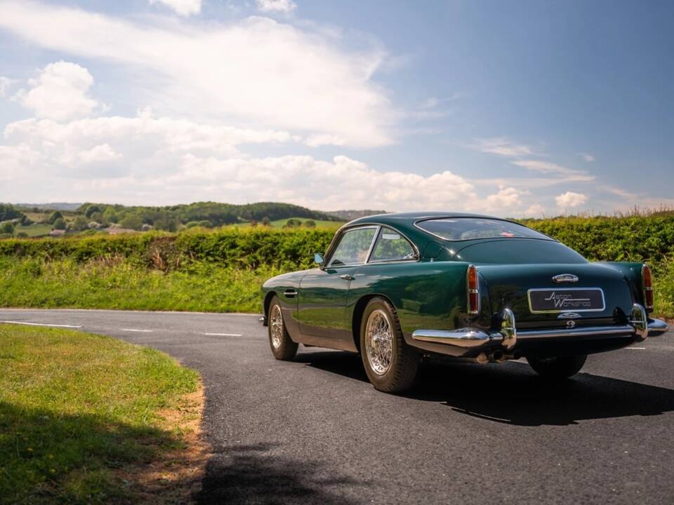 Afbeelding 30/76 van Aston Martin DB 4 (1961)